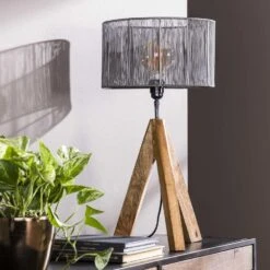 Hoyz - Tafellamp Tripod Wood - Zwart Nikkel - Industrieel - 30x30x65 5 Hoyz - Tafellamp Tripod Wood - Zwart Nikkel - Industrieel - 30x30x65 -Leen Bakker 1000045855 0102