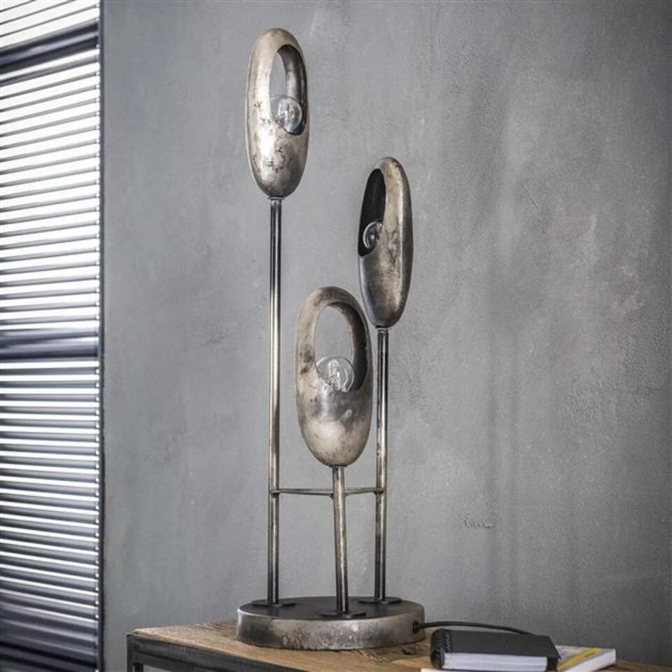 Industriële Tafellamp Kenzie Metaal 3-lichts - 21x21x69 Cm - Metaal - Grijs 2 Industriële Tafellamp Kenzie Metaal 3-lichts - 21x21x69 Cm - Metaal - Grijs - Afbeelding 2